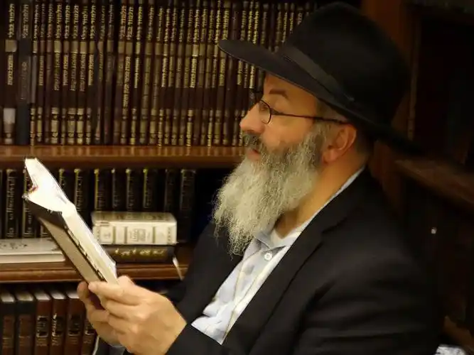 研读犹太教圣经的教徒