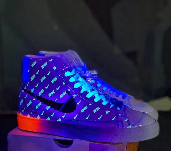 新款sb开拓者电玩像素夜光魔术贴图案徽章男女板鞋 电玩夜光鞋带版本