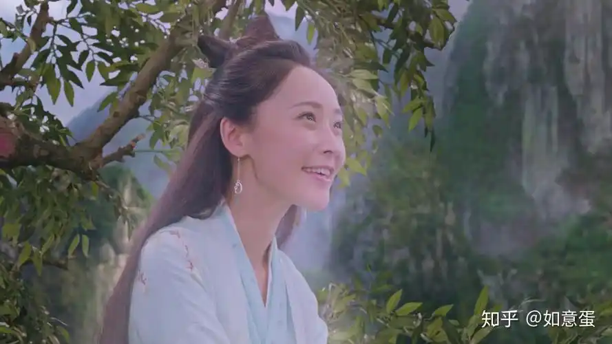 如何评价天乩之白蛇传说中李曼饰演的小青