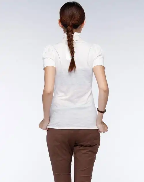 qua米白色休闲立领短袖t恤