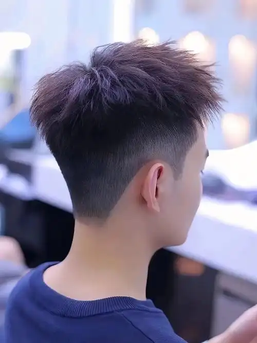 男生凌乱前刺短发丨干净帅气减龄 谁