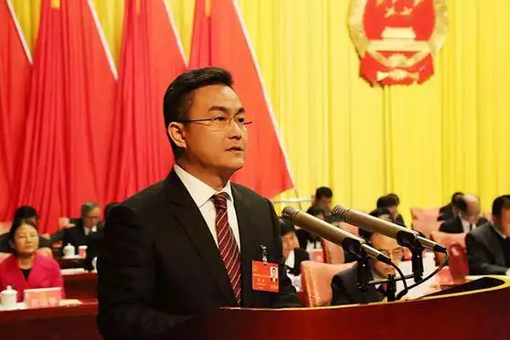 50#2017海口两会#【倪强作政府工作报告】大会听取海口市人民政府市长