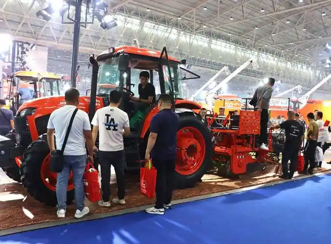 新品上市 闪耀全场 | 久保田丰富阵容亮相中国国际农机展_搜狐汽车