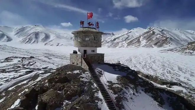 "撒糖"现场,看哭了……|哨所|边防|路俊霞|神仙湾|喀喇昆仑_网易订阅