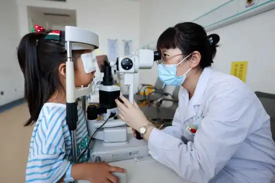 临近开学"神兽"扎堆看眼科医院开启"井喷"模式