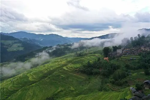 黔东南从江:月亮山梯田秋色景如画