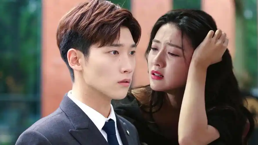 你是我的命中注定:总裁看着灰姑娘写下的日记,忍不住痛哭,虐心