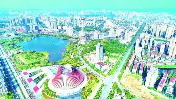 从神农湖鸟瞰株洲河西城区.(株洲市委宣传部供图)