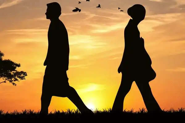 因为恋人是最亲密的了,如果你连这个人都保密的话,那么两个人未来是要