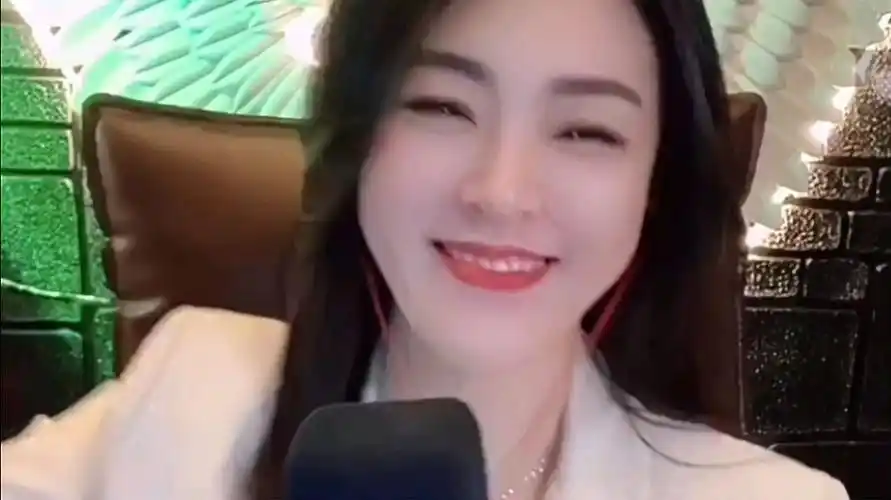 女神亚男演唱你的样子人美歌甜