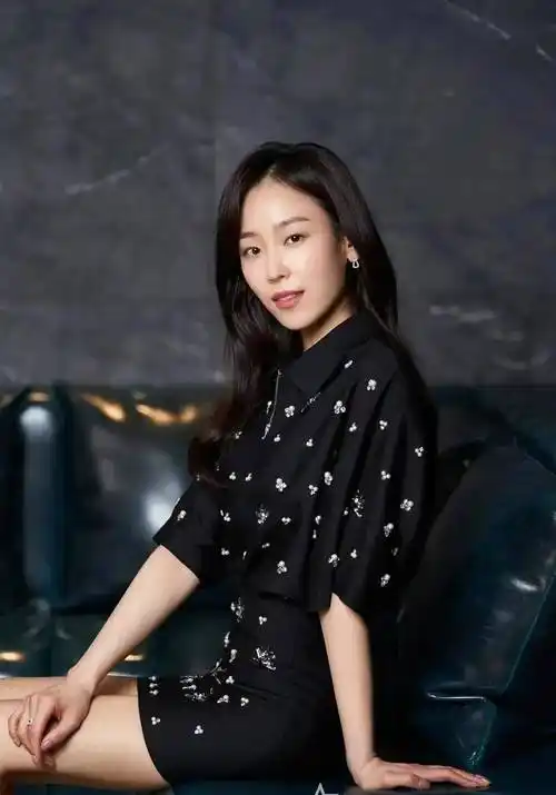 韩国女星徐玄真 80后女演员依旧光彩依旧_人气_明星_sm