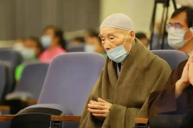 感人泪下净空恩师戴口罩表法口罩也是佛法