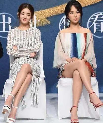 杨紫赵丽颖同框否认不和 不过现场气氛有些尴尬