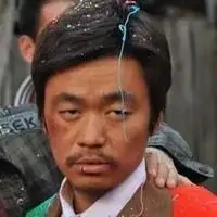 王宝强抽烟表情包_斗图表情包_微信头像图片大全