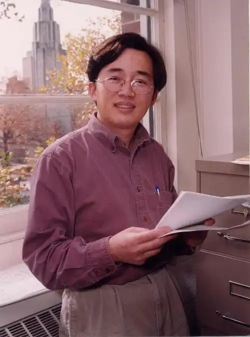 祝贺力学与工程科学系系友黄永刚教授当选为美国国家工程院院士