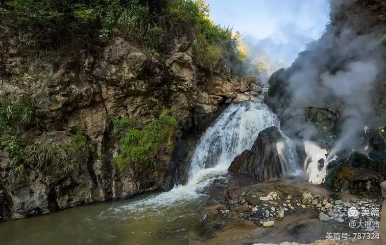 腾冲 一泓热海.