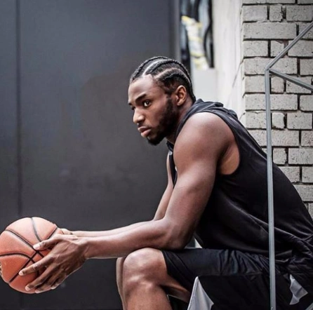 放弃养生?维金斯训练初有成果,肌肉健壮热于对抗