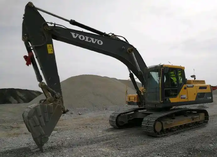 工厂设备更低价转让沃尔沃250d.挖掘机