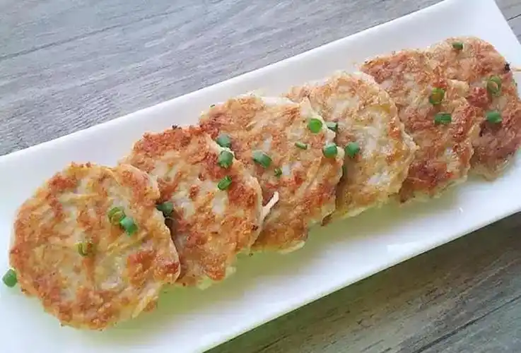 香煎藕饼这样做口感清脆肉汁还很丰富