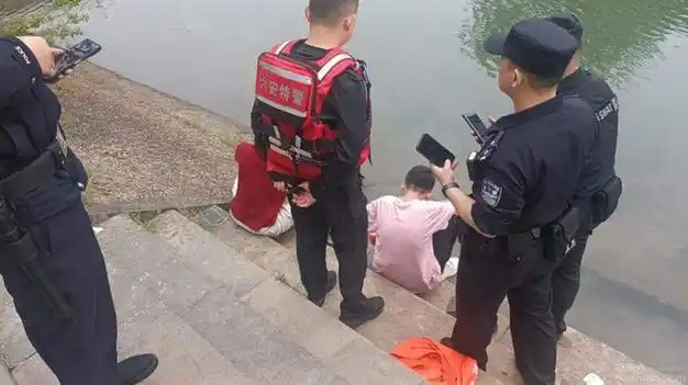 勇救|六安市|女孩跳江_网易订阅