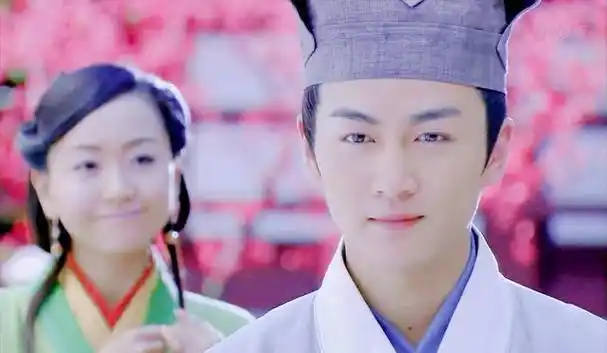 看完以后,觉得小师弟陈晓和小师妹杨蓉的cp真的火出圈了,特别受欢迎.