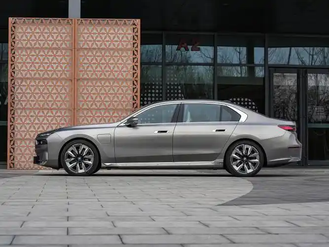 哈尔滨地区宝马i7降价来袭优惠15万错过就没有