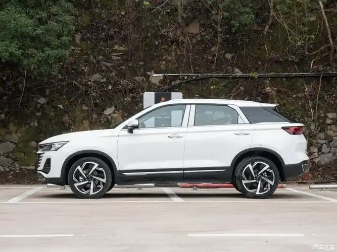 【图】外观大幅调整 新款奔腾t77现已到店_汽车之家