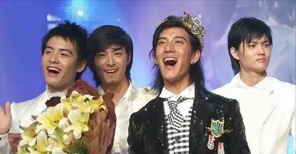 蒲巴甲梁洁分手!