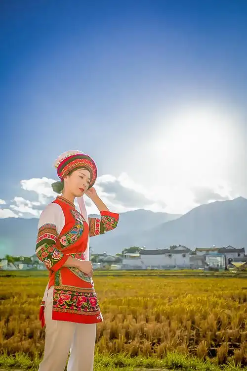 白族服饰(白族服饰特点)