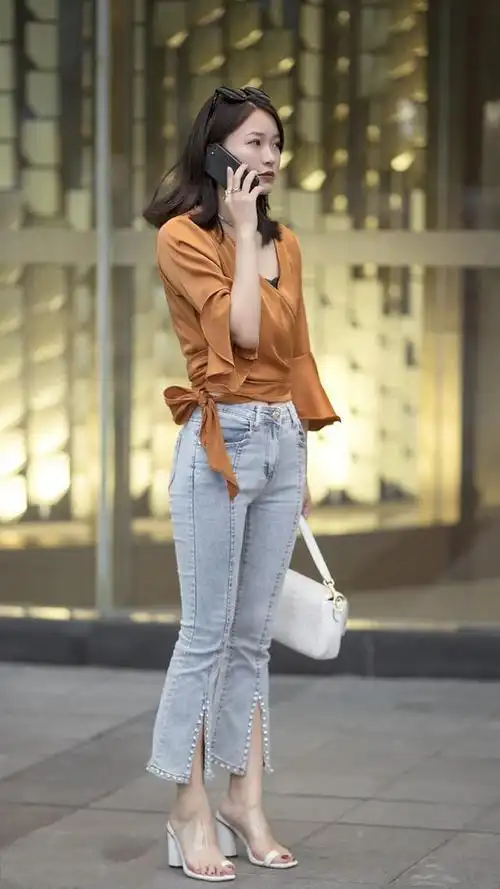 街拍美女:我心里的第一个人是你!以前,现在,将来!