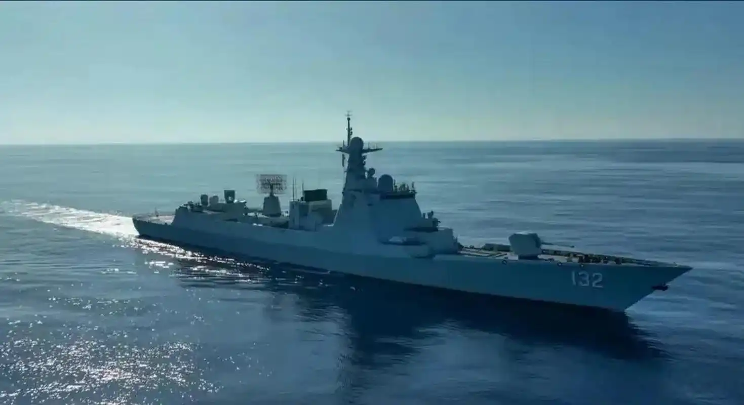 上次派一个军舰过来,被我方052d苏州舰一个横切,吓破了胆,这次就派个