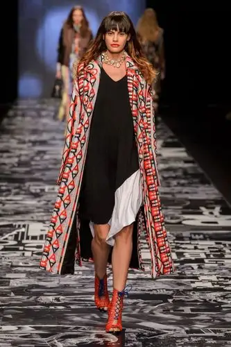 就如德国的民族性一般,aigner这个德国品牌服饰强调服装与配件之间能