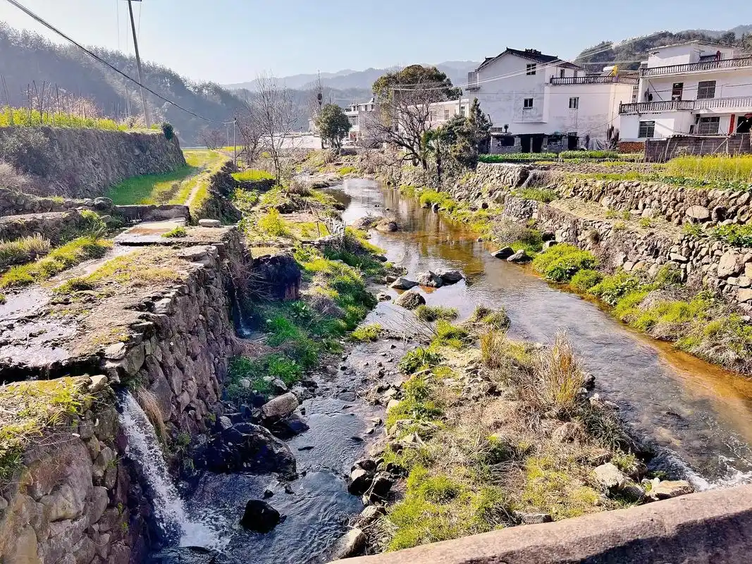 故乡的原风景.爸爸说:跑的再远,飞的再高,也不要忘记,家乡的 - 抖音