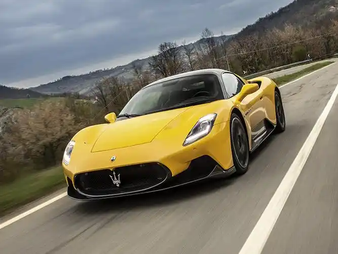 玛莎拉蒂发布全新跑车搭3.0t双增压/蝴蝶门设计-图1