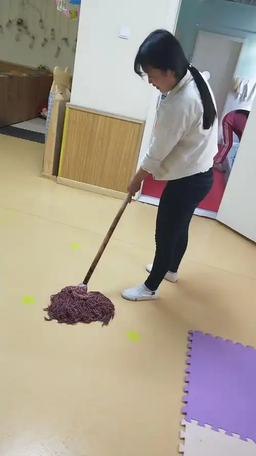 地面保持干净哦