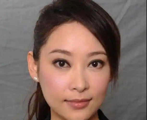 《包青天之开封奇案》庞贵妃的饰演者是杨娜(杨卓娜).