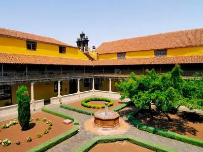 拉古纳圣克里斯托瓦尔胡佛大坝冲洗扑克牌上的手拉斯帕尔马斯德格兰