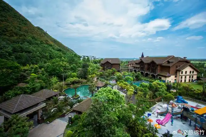 环境清幽,空气清新怡人,从成都出发,只需1小时,就能到达这个"世外桃源