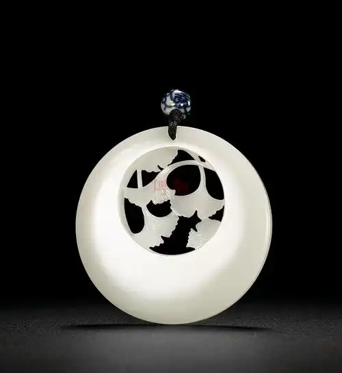 杨曦 和田玉籽料银杏挂件