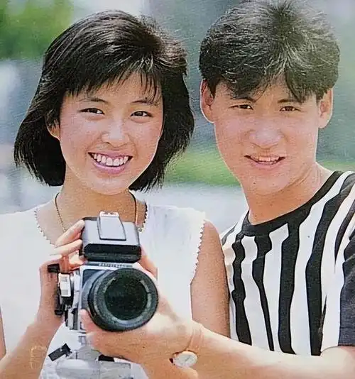 喝酒就分手,洁癖到3年换21家丁,罗美薇凭什么被张学友宠27年