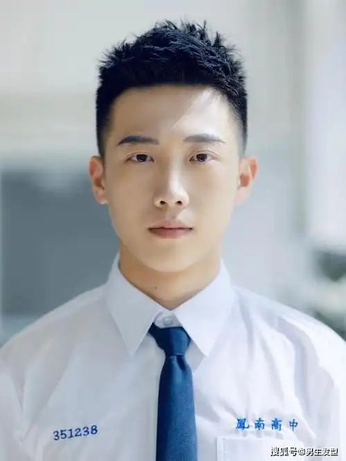 原创男生别留"锅盖头"了,这4款短发才适合夏天剪,清爽帅气显精神