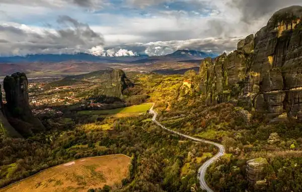 如果你看过斯巴达300第二部,就是最新出来一部,讲述的就是萨拉米斯