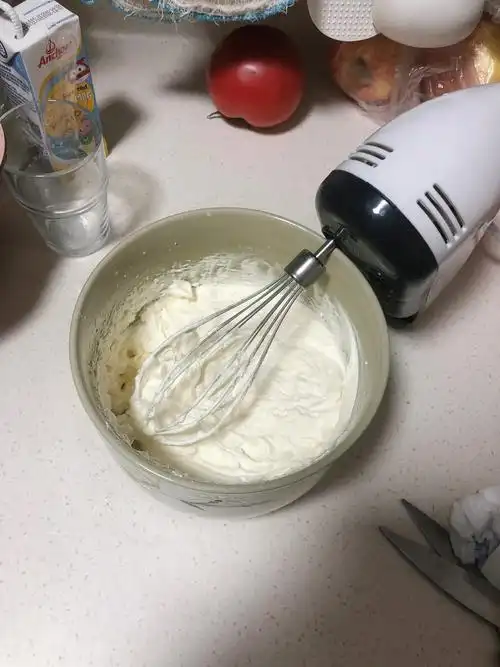 然鹅,昨天娃吵着再做雪糕.