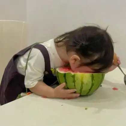 可爱萌萌哒吃货小女孩头像图片