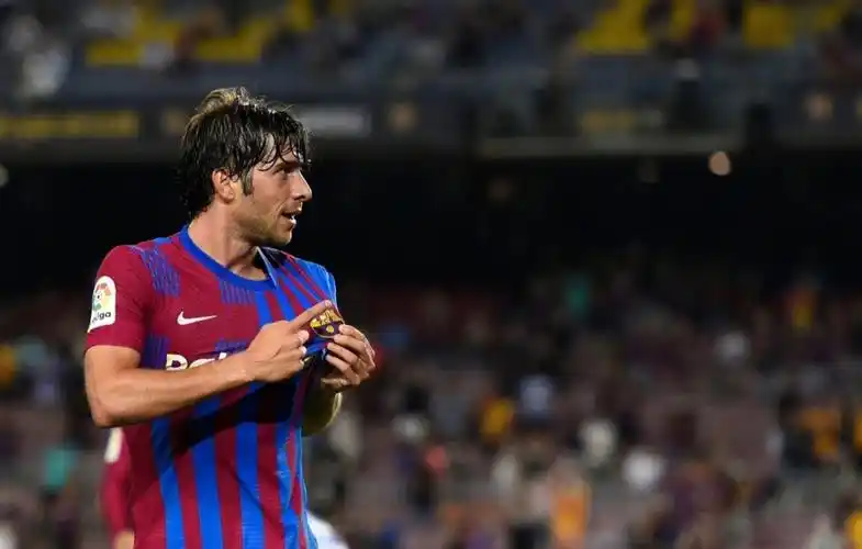 门将:13-内托后卫:2-德斯特(7022-埃默森),3