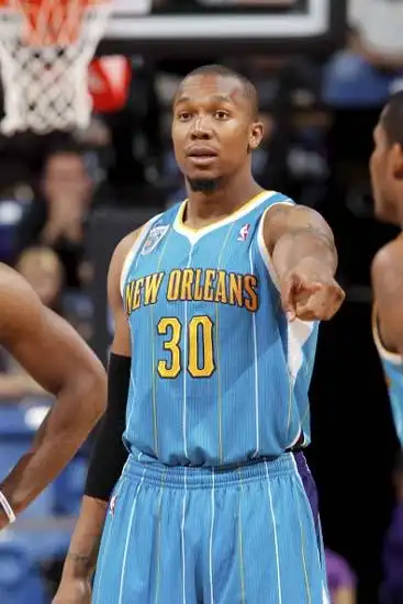 图文-[常规赛]黄蜂75-71国王 韦斯特很无辜_篮球-nba_新浪竞技风暴