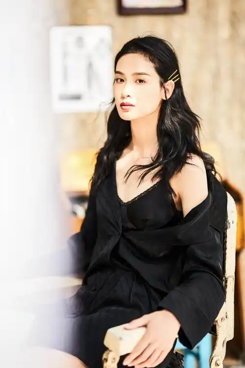 屈菁菁性感妩媚写真图片56