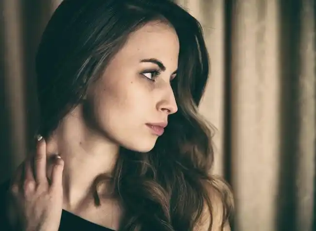 俄罗斯,侧颜,美女,头像,头像美女,美女侧颜,侧脸,长发美女,外国美女