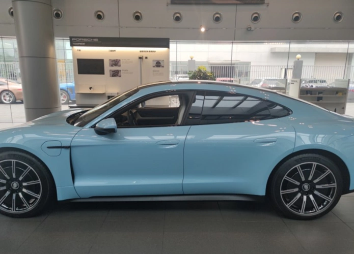 保时捷4门轿跑更新888万起步定价数字很懂国人心理