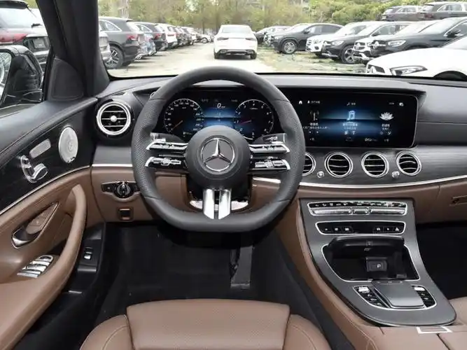 新款奔驰e300静态体验,太帅气了